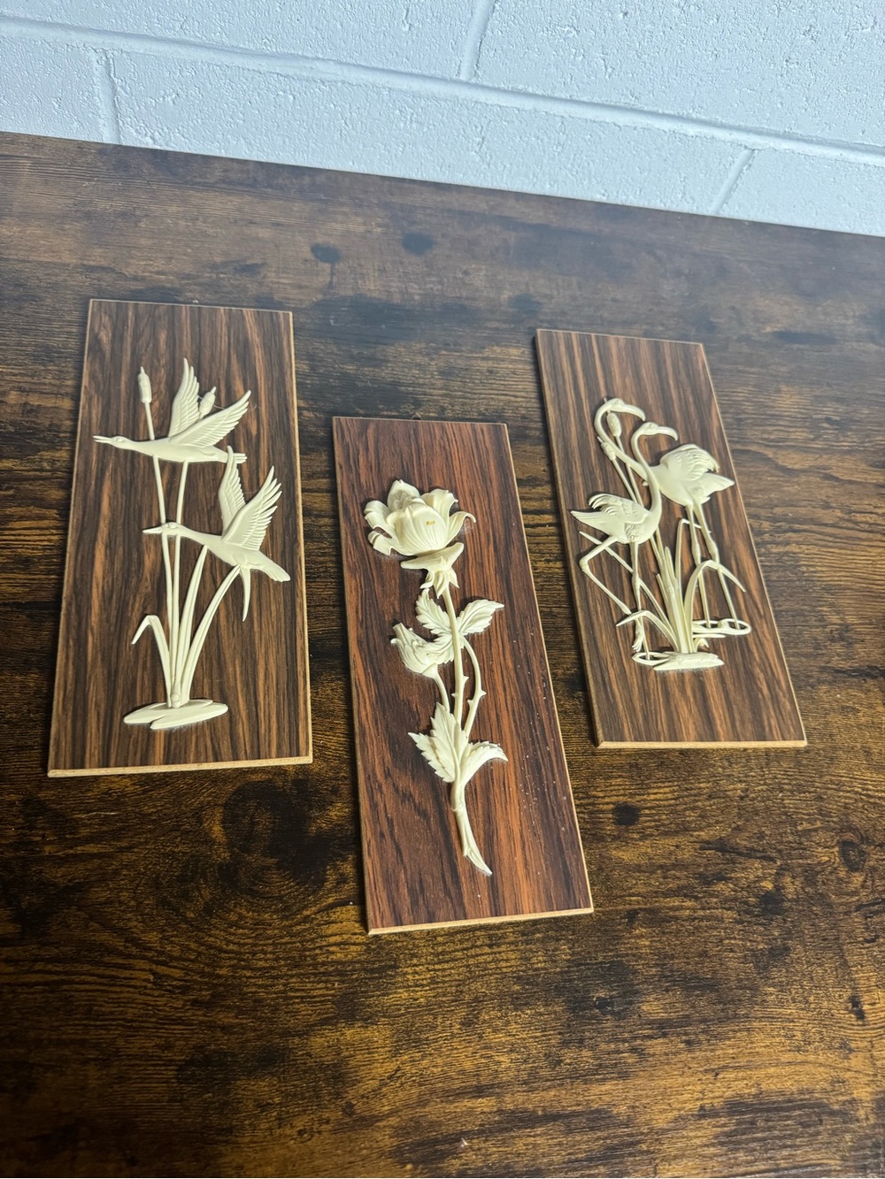 Wood-Grain Floral & Crane Wall Plaques - Cream on Brown